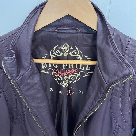 𝅺woman’s Purple Leather Like Jacket Size Large - Picture 2 of 5